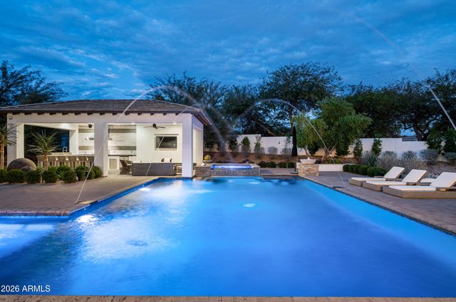 6109 N 33rd Street, Paradise Valley, AZ 85253