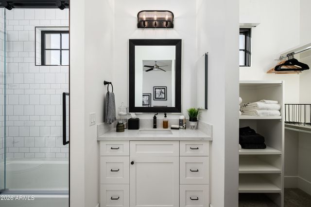 6109 N 33rd Street, Paradise Valley, AZ 85253