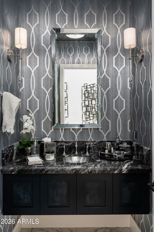 6109 N 33rd Street, Paradise Valley, AZ 85253