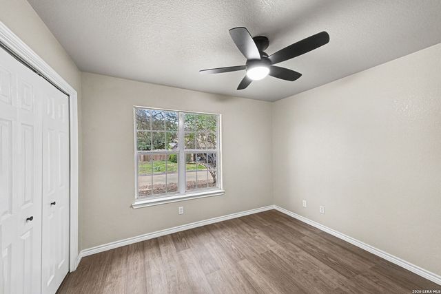 1114 Iris Crescent, Floresville, TX 78114