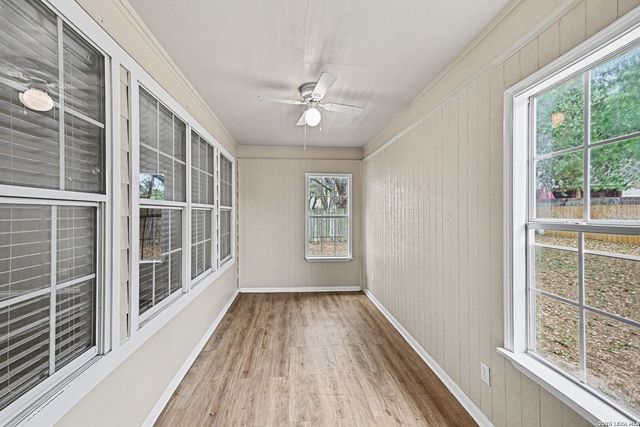 1114 Iris Crescent, Floresville, TX 78114