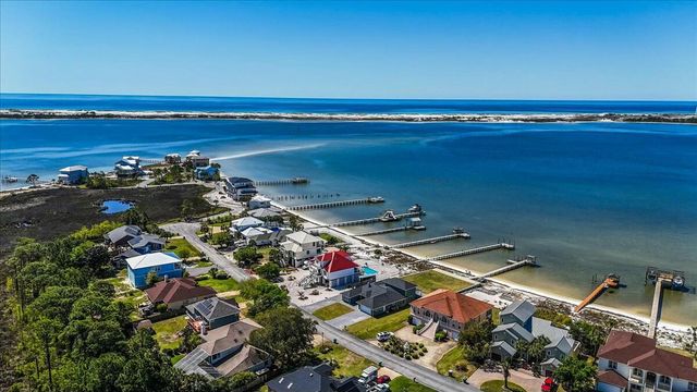 156 Shoreline Drive, Mary Esther, FL 32569