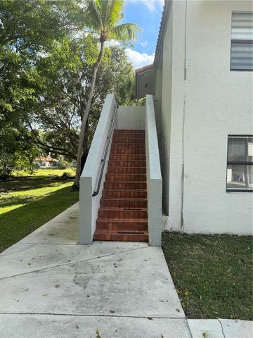 14829 SW 80th ST 204, Miami, FL 33193