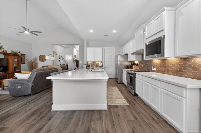 164 Jereth Crossing, Castroville, TX 78009