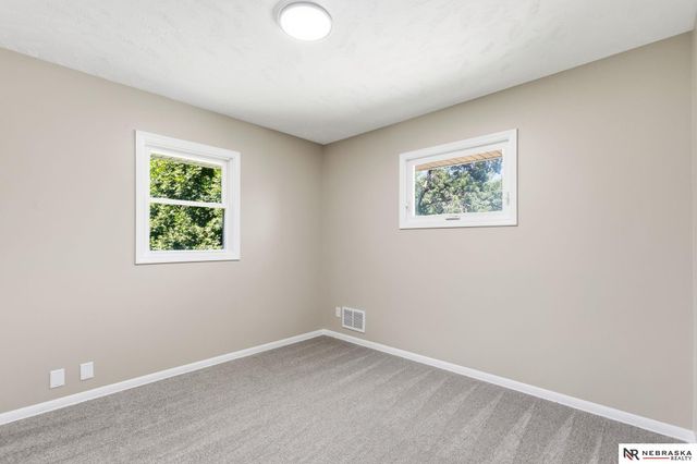 9224 Ruggles Street, Omaha, NE 68134
