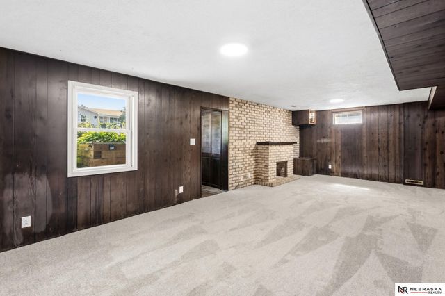 9224 Ruggles Street, Omaha, NE 68134