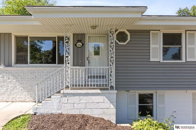 9224 Ruggles Street, Omaha, NE 68134