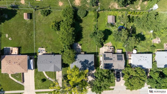 9224 Ruggles Street, Omaha, NE 68134