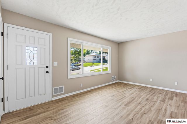 9224 Ruggles Street, Omaha, NE 68134