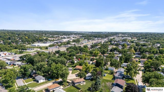 9224 Ruggles Street, Omaha, NE 68134