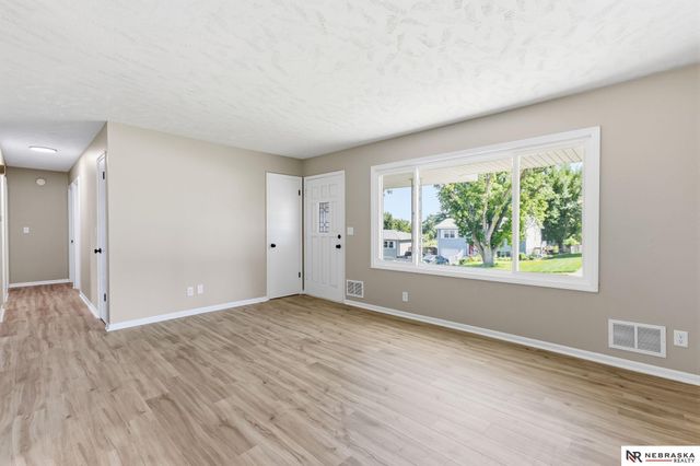 9224 Ruggles Street, Omaha, NE 68134