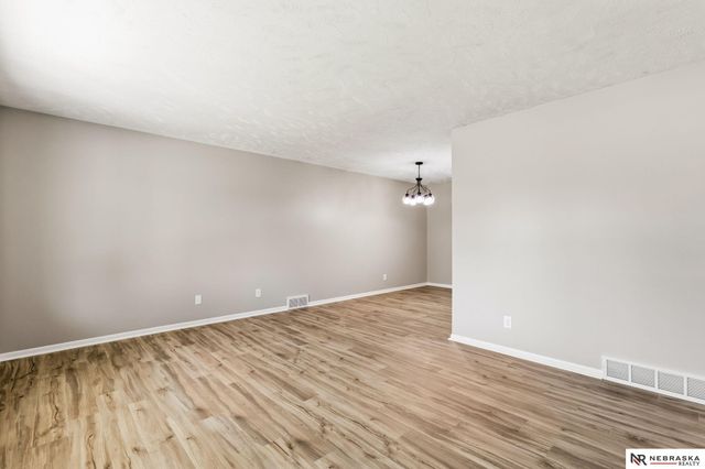 9224 Ruggles Street, Omaha, NE 68134