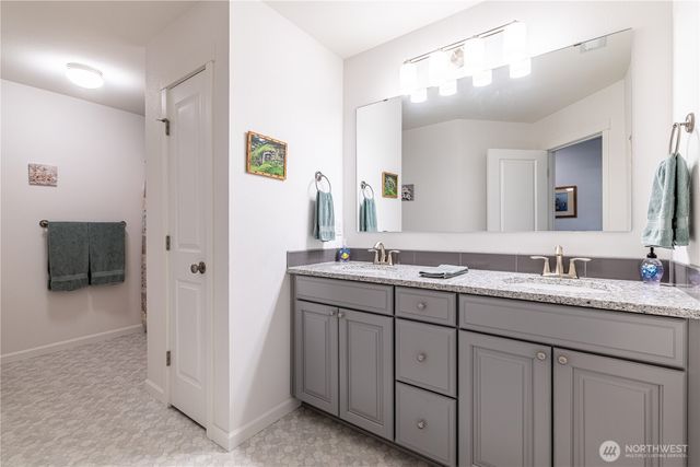 331 E Little Bear Lane, Shelton, WA 98584