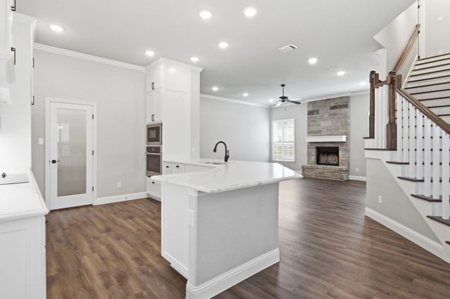 608 Joy Court, Burleson, TX 76028