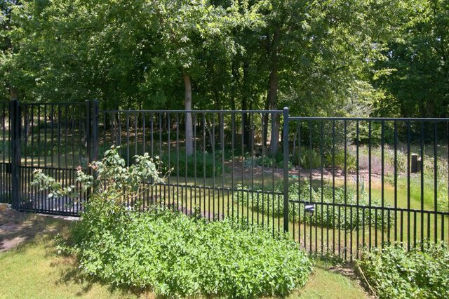 608 Joy Court, Burleson, TX 76028