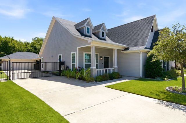 608 Joy Court, Burleson, TX 76028
