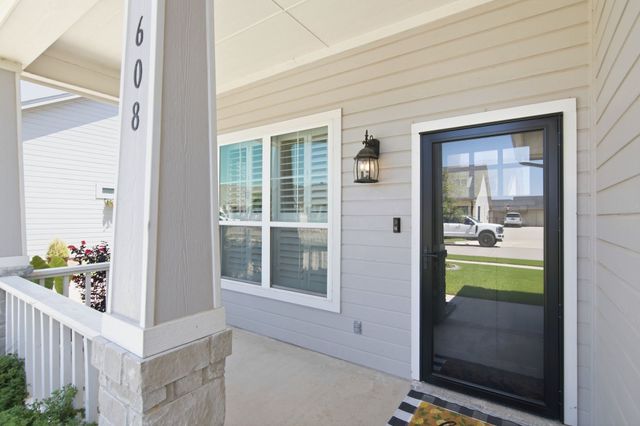 608 Joy Court, Burleson, TX 76028