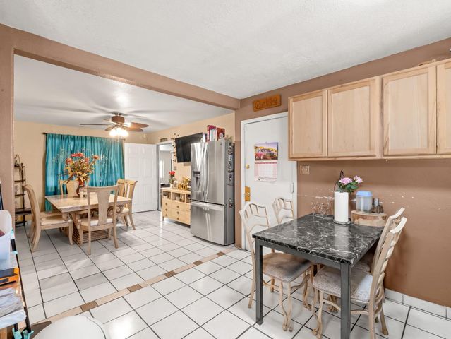 1413 S Whitney Avenue, Fresno, CA 93702