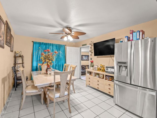 1413 S Whitney Avenue, Fresno, CA 93702