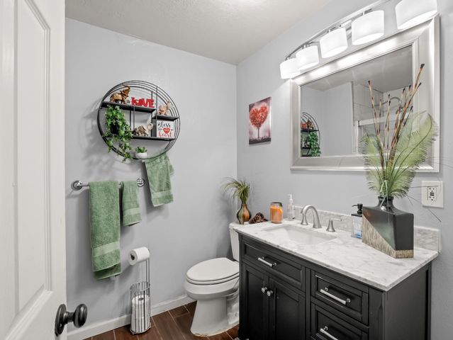 1413 S Whitney Avenue, Fresno, CA 93702