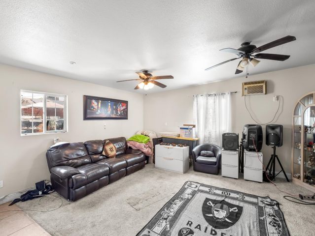 1413 S Whitney Avenue, Fresno, CA 93702