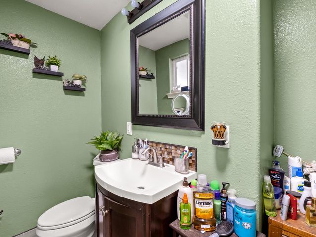 1413 S Whitney Avenue, Fresno, CA 93702