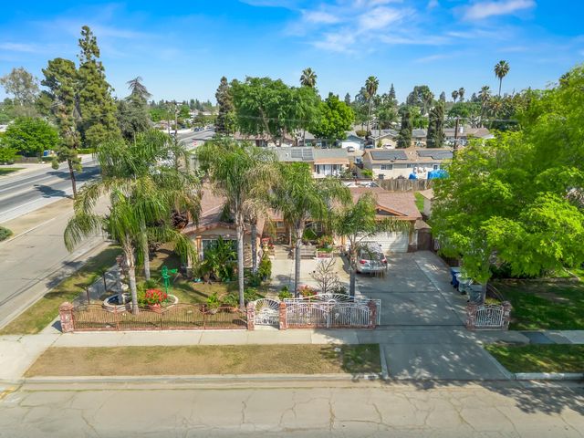 1413 S Whitney Avenue, Fresno, CA 93702