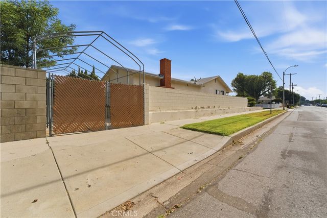 7401 Asman Avenue, West Hills, CA 91307