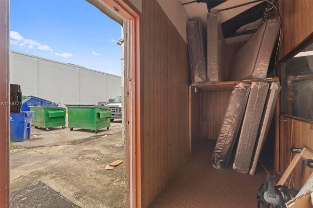 50 NW 107 AVE, Miami, FL 33174