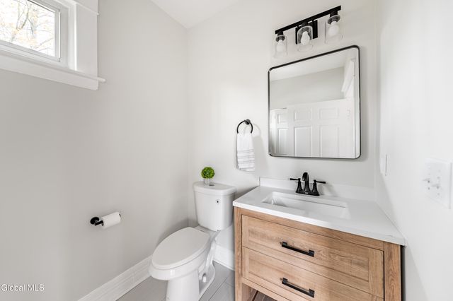 2556 Van Vraken Avenue, Schenectady, NY 12308