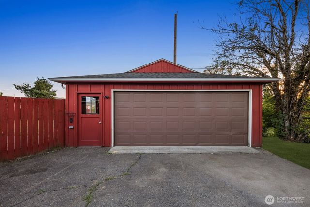 10702 Douglas Drive SW, Lakewood, WA 98499