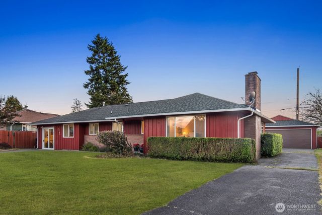 10702 Douglas Drive SW, Lakewood, WA 98499