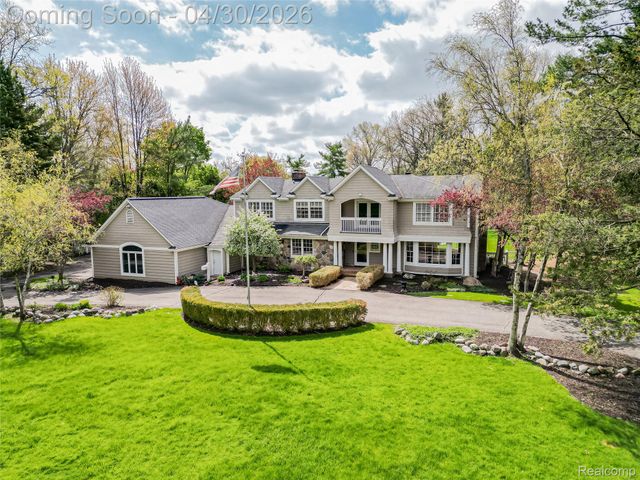 2085 Quarton Road, Bloomfield Hills, MI 48301