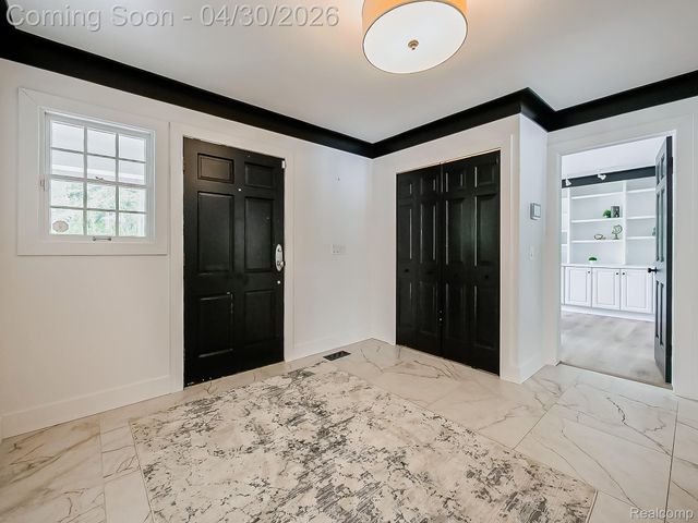 2085 Quarton Road, Bloomfield Hills, MI 48301