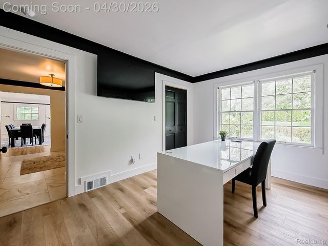 2085 Quarton Road, Bloomfield Hills, MI 48301