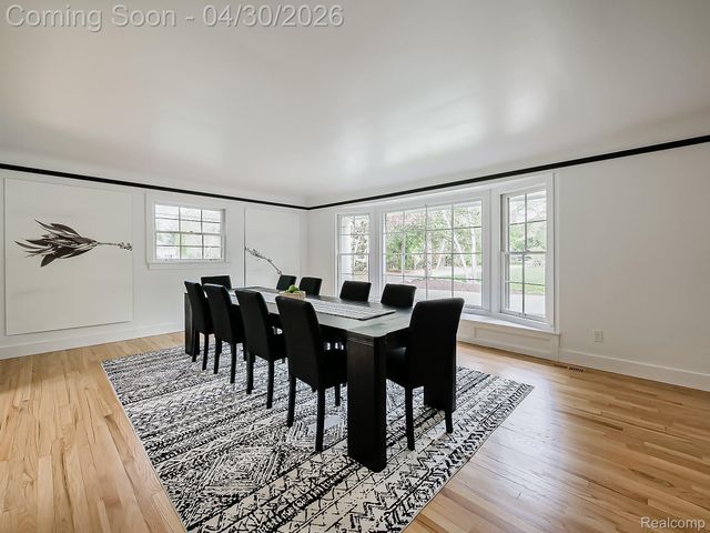 2085 Quarton Road, Bloomfield Hills, MI 48301