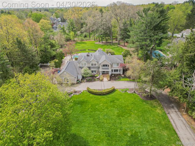 2085 Quarton Road, Bloomfield Hills, MI 48301