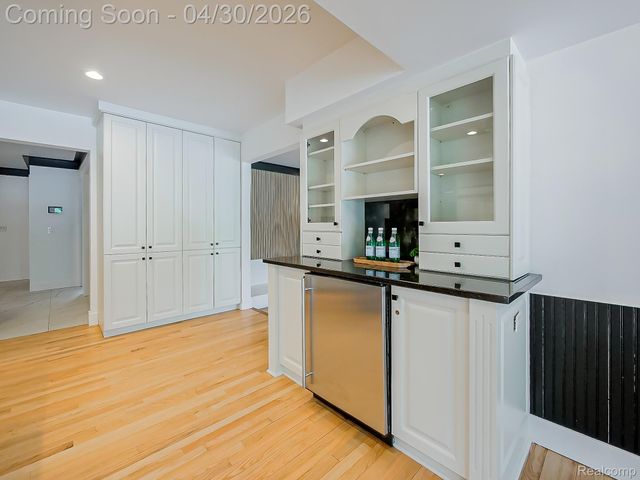 2085 Quarton Road, Bloomfield Hills, MI 48301