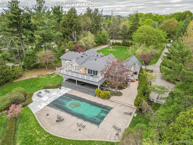 2085 Quarton Road, Bloomfield Hills, MI 48301