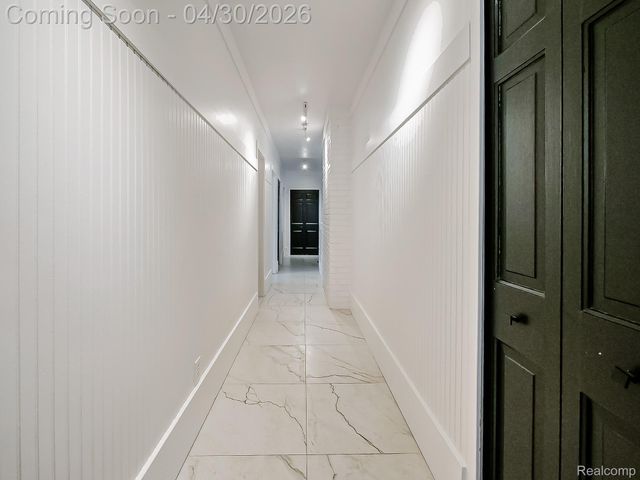 2085 Quarton Road, Bloomfield Hills, MI 48301