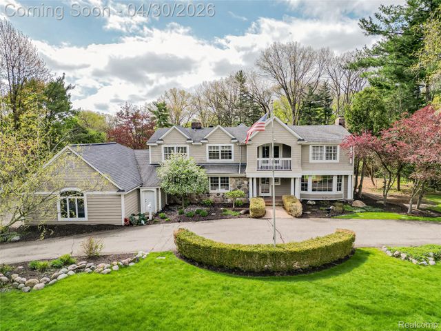 2085 Quarton Road, Bloomfield Hills, MI 48301