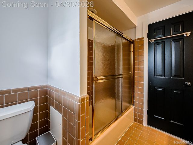 2085 Quarton Road, Bloomfield Hills, MI 48301