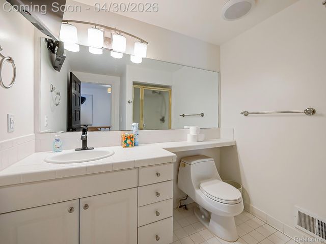 2085 Quarton Road, Bloomfield Hills, MI 48301