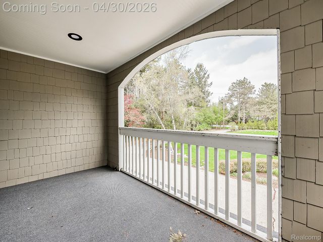 2085 Quarton Road, Bloomfield Hills, MI 48301