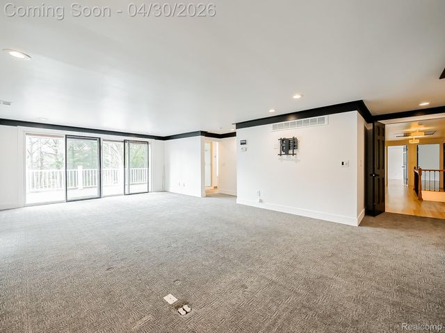 2085 Quarton Road, Bloomfield Hills, MI 48301