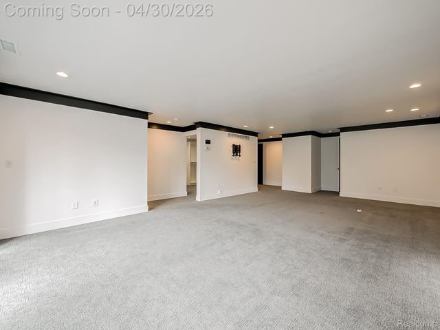 2085 Quarton Road, Bloomfield Hills, MI 48301