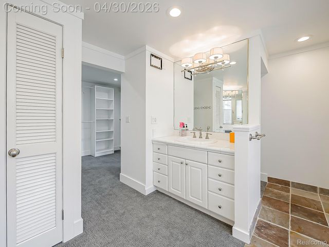 2085 Quarton Road, Bloomfield Hills, MI 48301