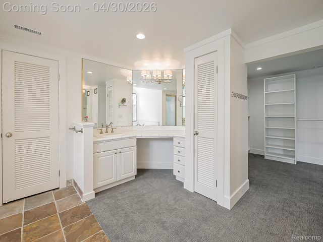 2085 Quarton Road, Bloomfield Hills, MI 48301