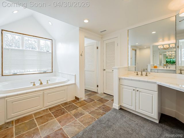 2085 Quarton Road, Bloomfield Hills, MI 48301
