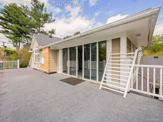 2085 Quarton Road, Bloomfield Hills, MI 48301
